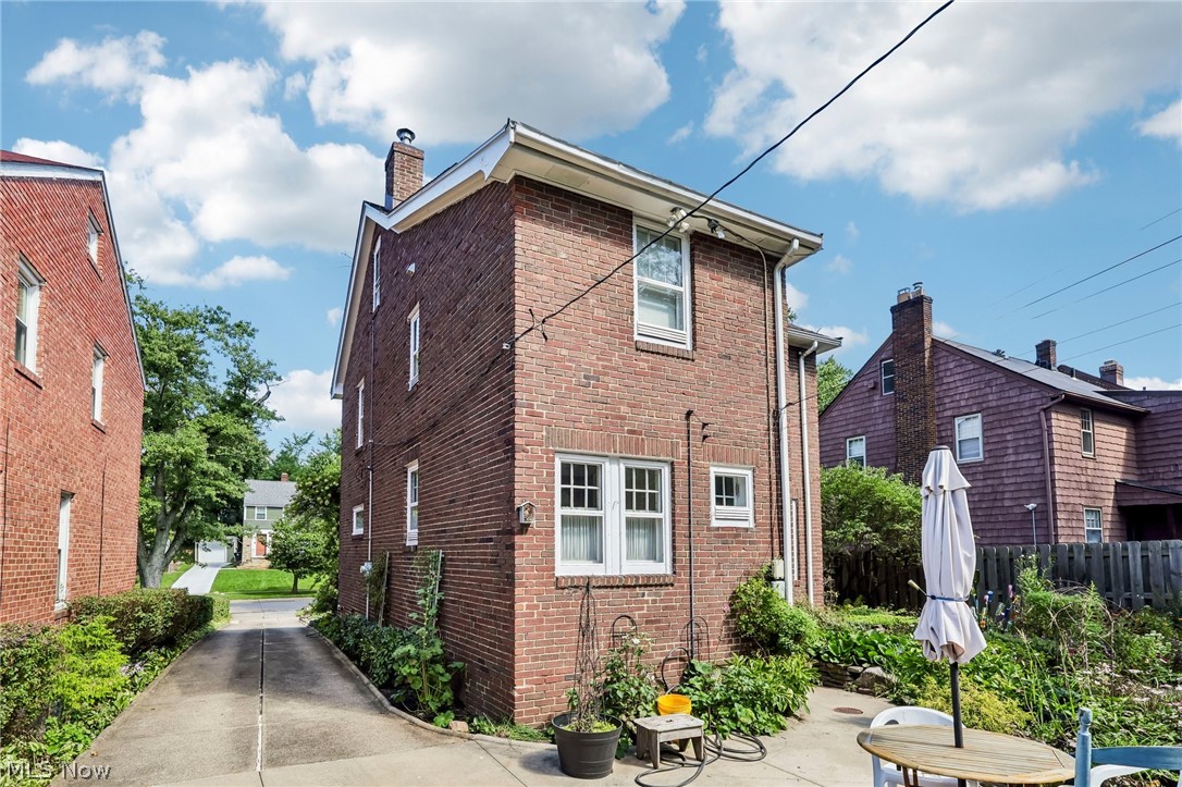 3392 Meadowbrook Boulevard Cleveland Heights OH 44118