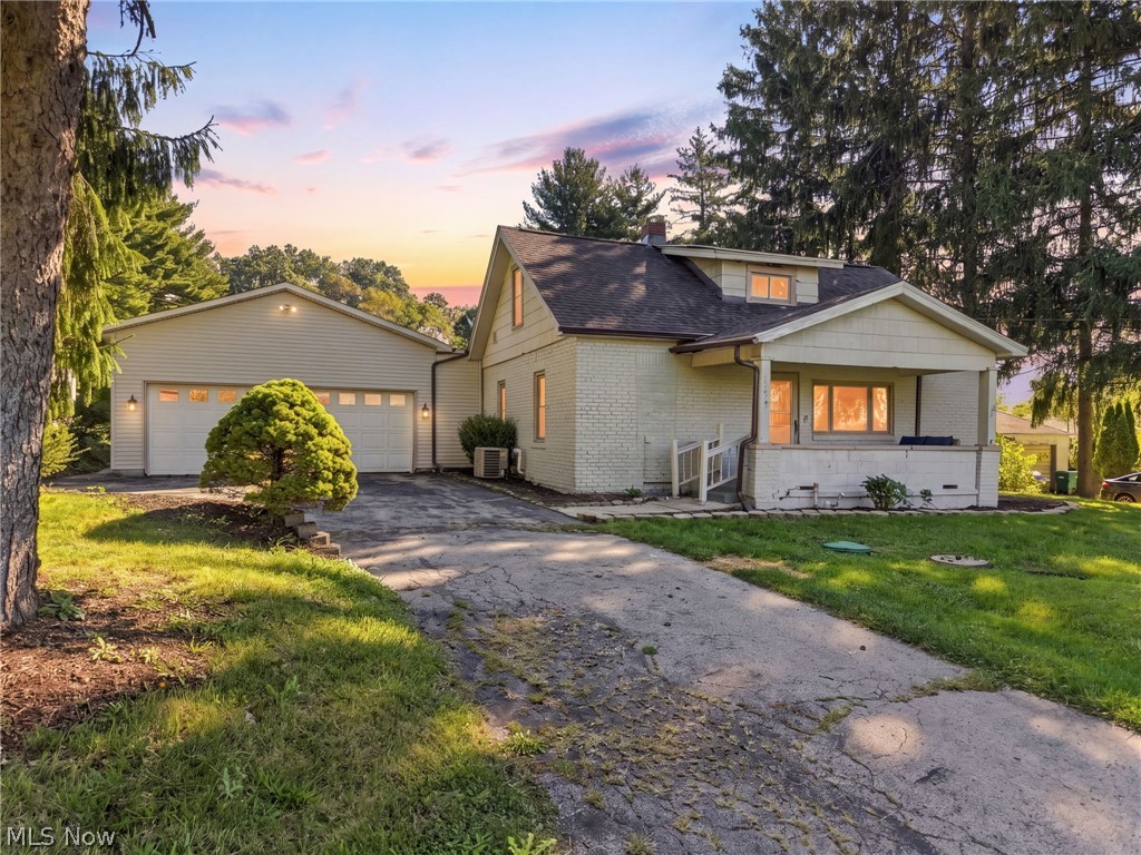 1953 Lawn Avenue Lowellville OH 44436