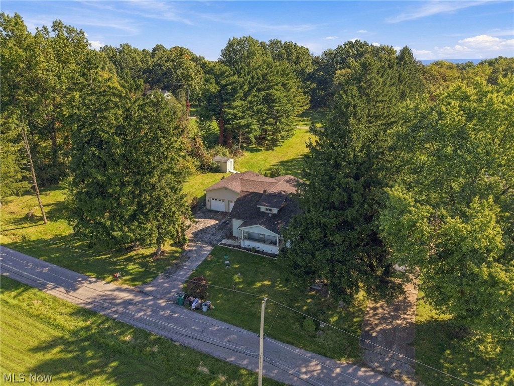 1953 Lawn Avenue Lowellville OH 44436