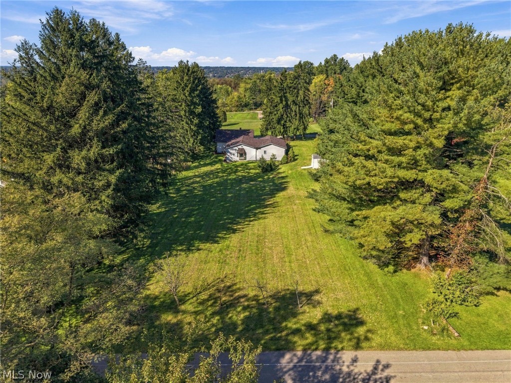 1953 Lawn Avenue Lowellville OH 44436