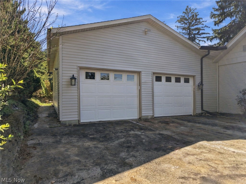 1953 Lawn Avenue Lowellville OH 44436