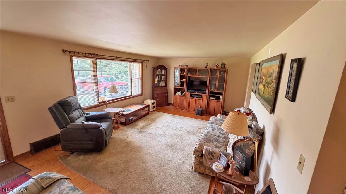 1185 Greensburg Road Uniontown OH 44685