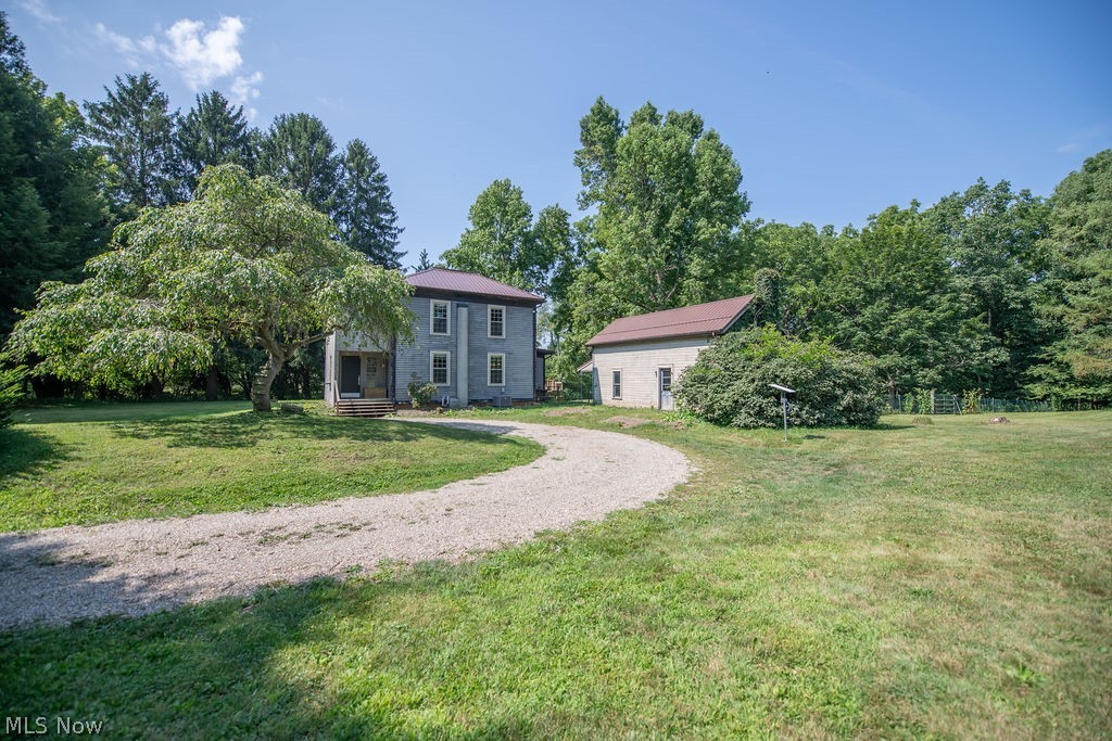 1685 N Orchard Road NE Bolivar OH 44612