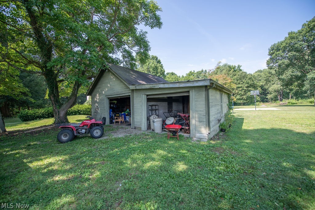 1685 N Orchard Road NE Bolivar OH 44612