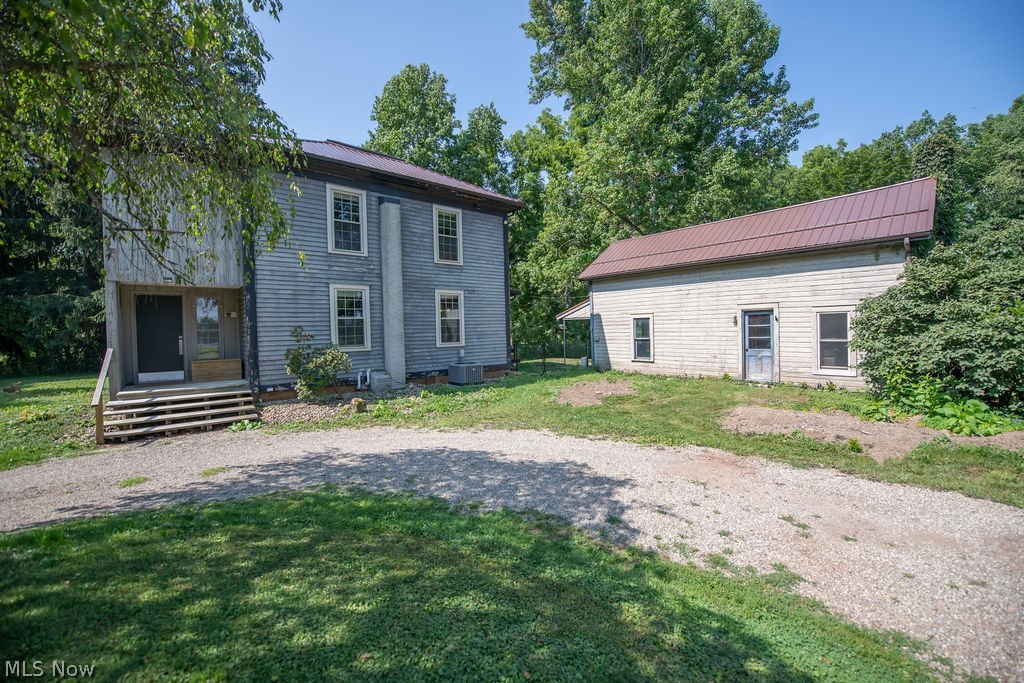 1685 N Orchard Road NE Bolivar OH 44612