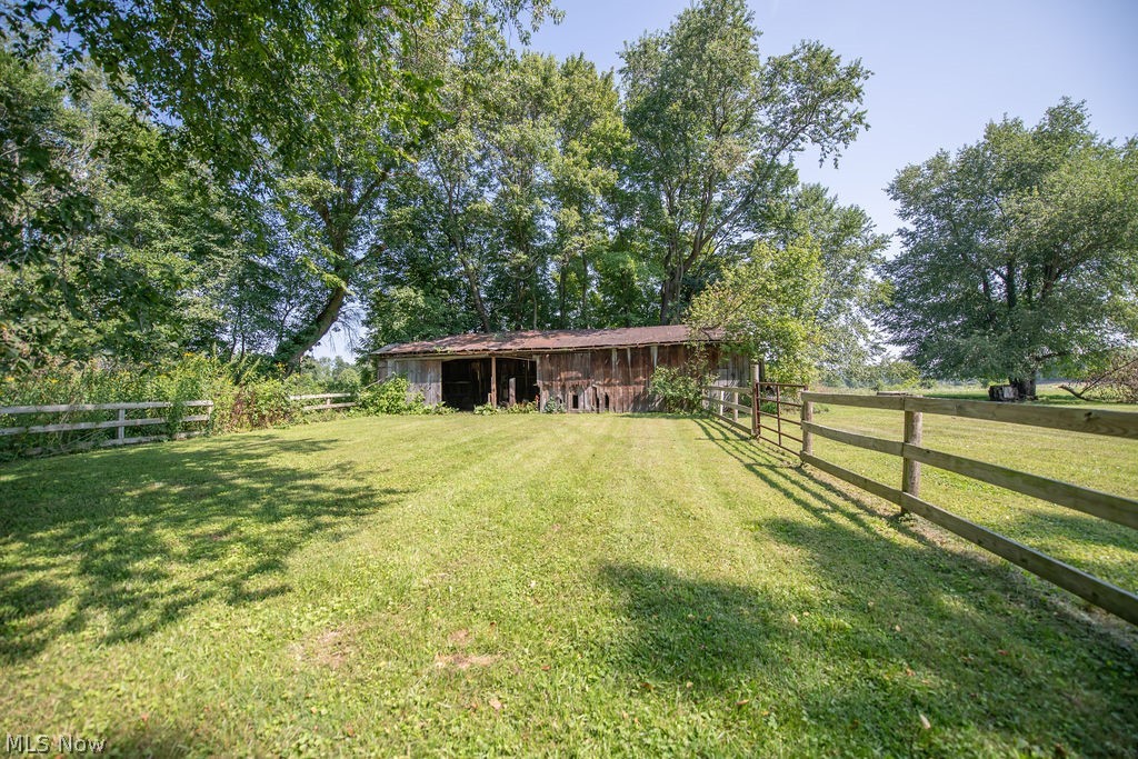 1685 N Orchard Road NE Bolivar OH 44612