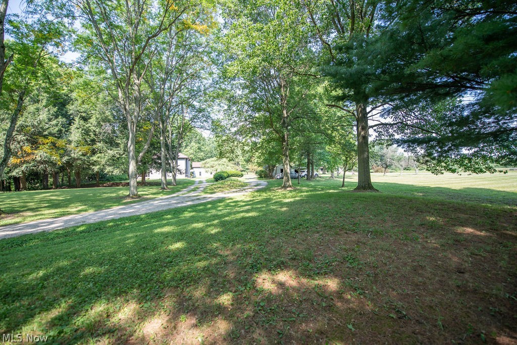 1685 N Orchard Road NE Bolivar OH 44612