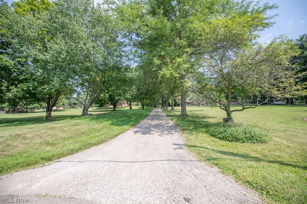 1685 N Orchard Road NE Bolivar OH 44612