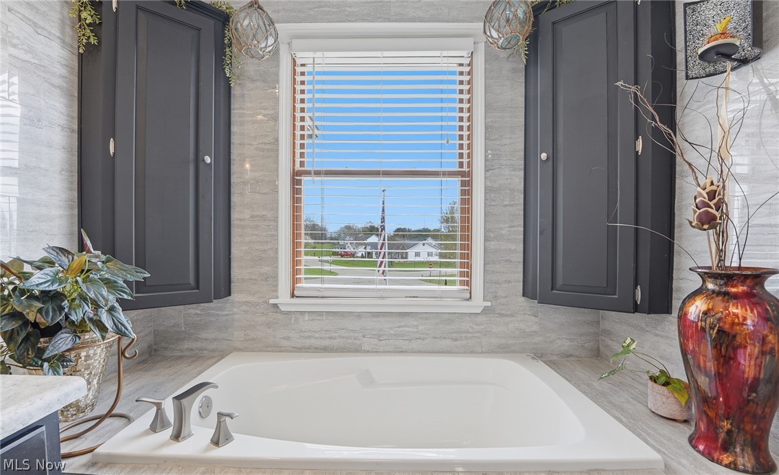11186 Whitetail Run Street NW Bolivar OH 44612