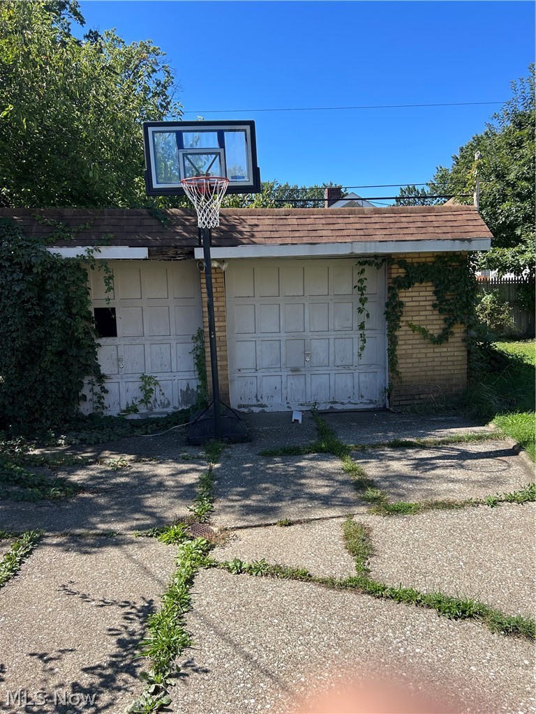 3292 W 128 Cleveland OH 44111