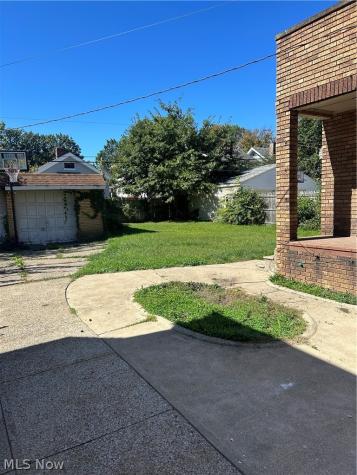3292 W 128 Cleveland OH 44111