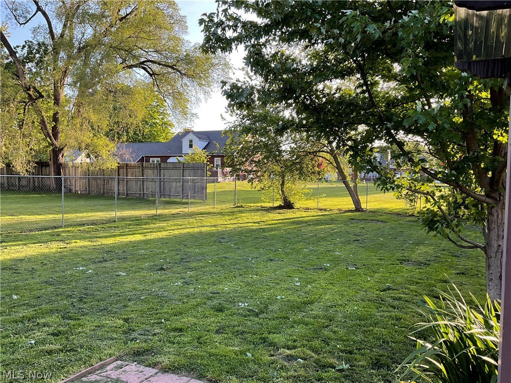 817 Broad Street Conneaut OH 44030