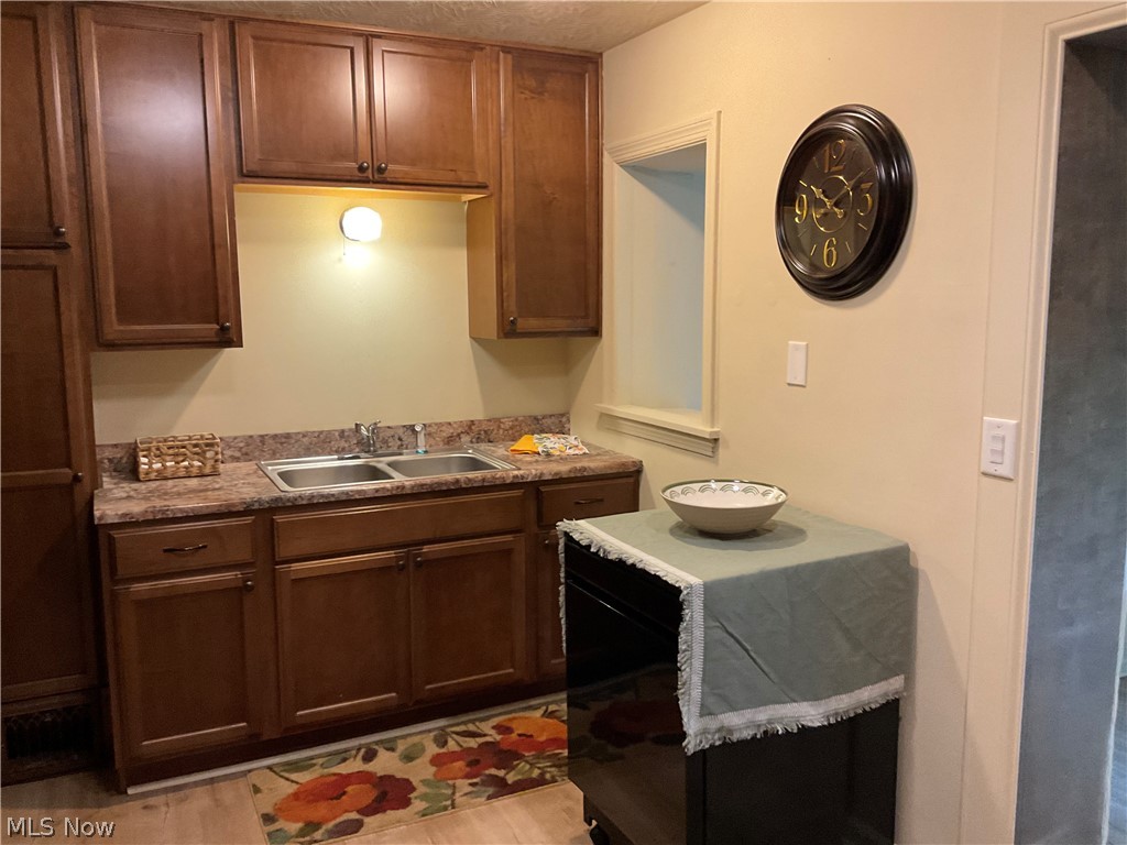 817 Broad Street Conneaut OH 44030