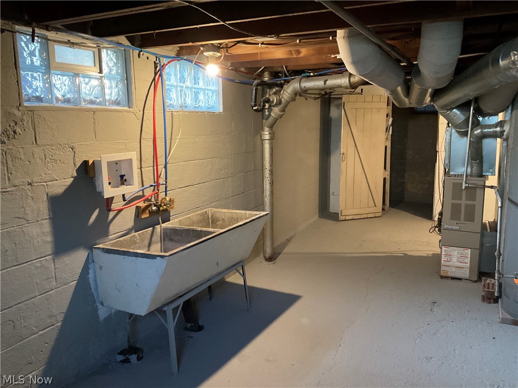 817 Broad Street Conneaut OH 44030