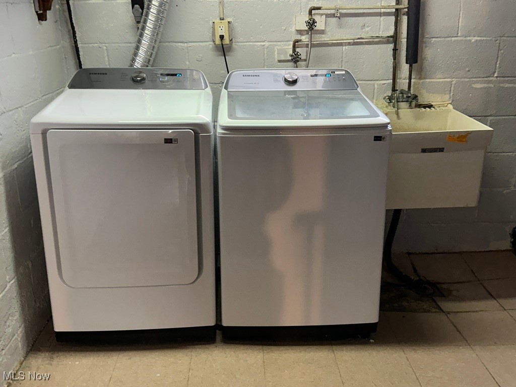 5926 Deering Avenue Parma Heights OH 44130