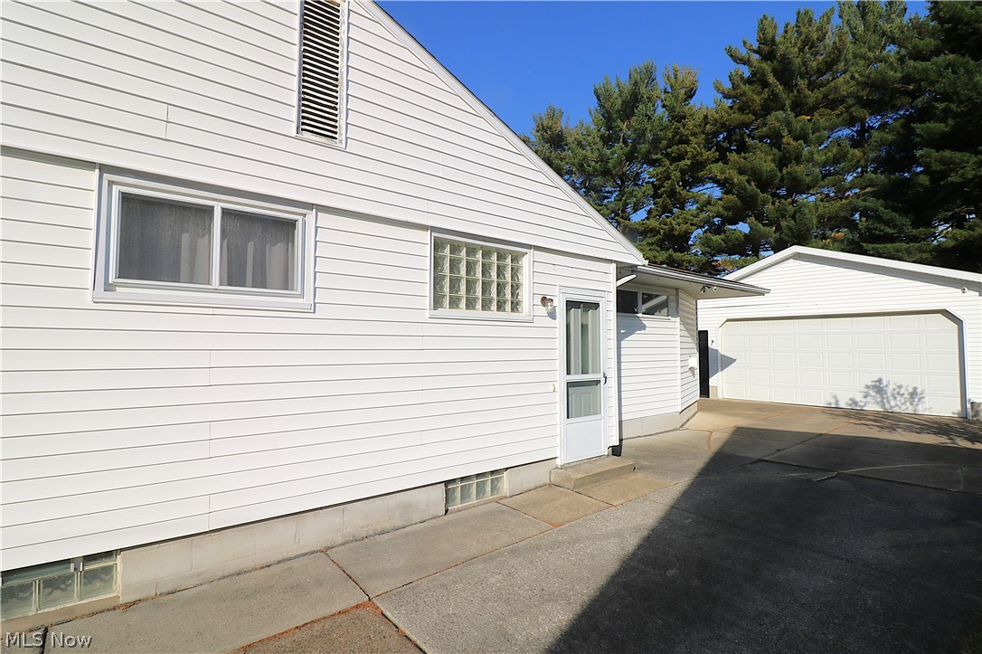 17 Welton Avenue Norwalk OH 44857