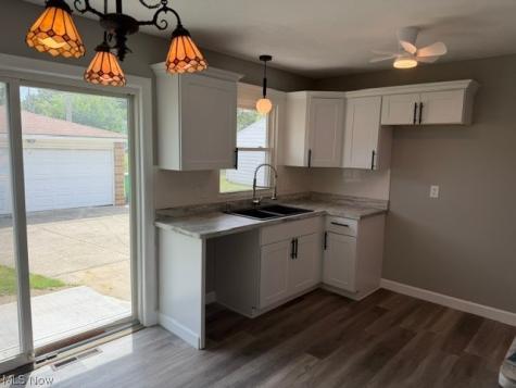 907 E 216th Street Euclid OH 44119