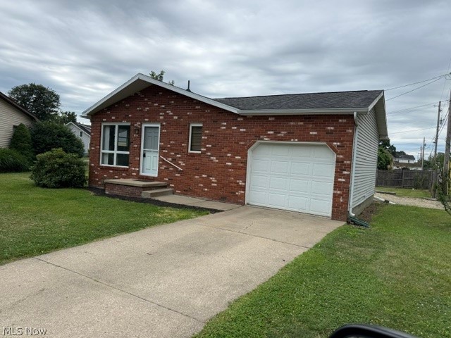 880 Ray Avenue NE New Philadelphia OH 44663
