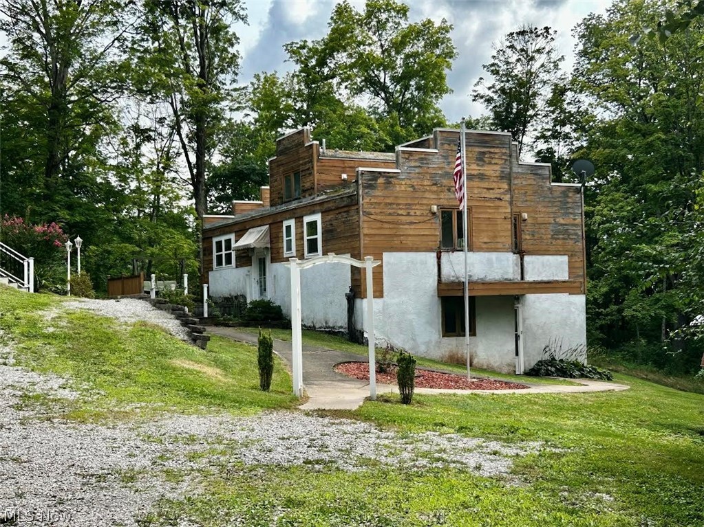 1785 Mitchells Lane Marietta OH 45750