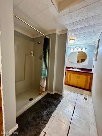 1785 Mitchells Lane Marietta OH 45750
