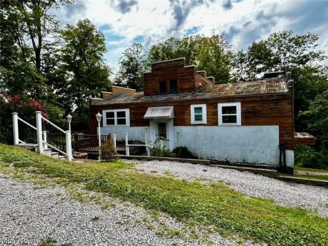 1785 Mitchells Lane Marietta OH 45750