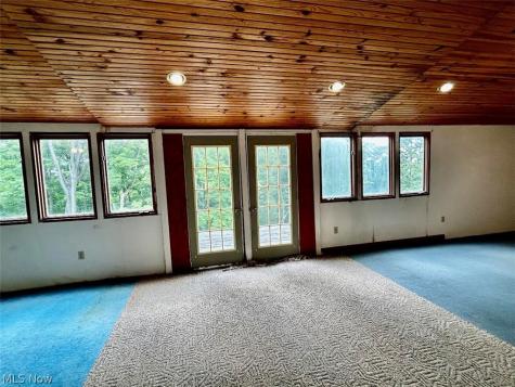 1785 Mitchells Lane Marietta OH 45750