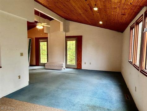 1785 Mitchells Lane Marietta OH 45750