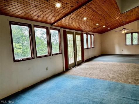 1785 Mitchells Lane Marietta OH 45750