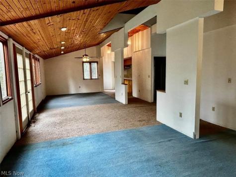 1785 Mitchells Lane Marietta OH 45750