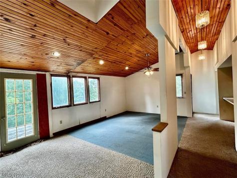 1785 Mitchells Lane Marietta OH 45750