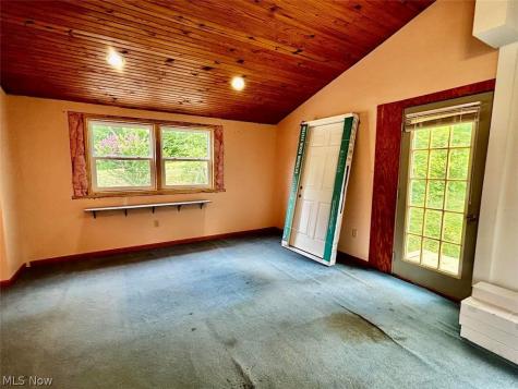 1785 Mitchells Lane Marietta OH 45750