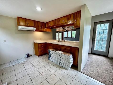 1785 Mitchells Lane Marietta OH 45750