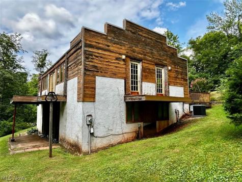 1785 Mitchells Lane Marietta OH 45750