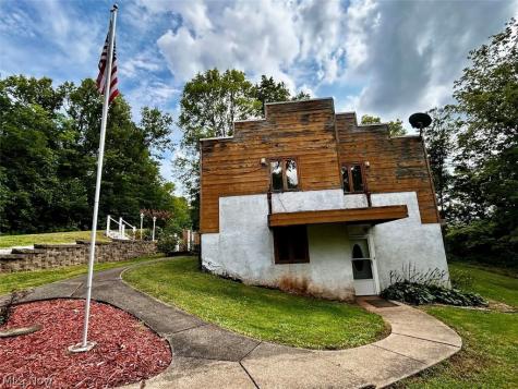 1785 Mitchells Lane Marietta OH 45750