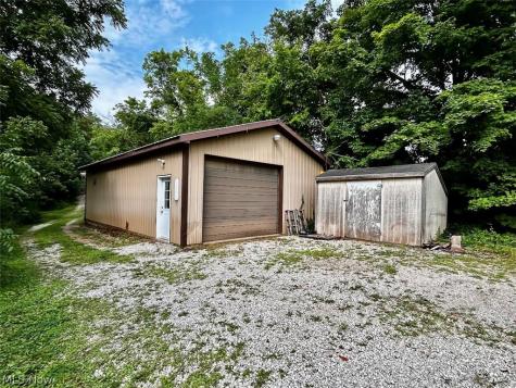 1785 Mitchells Lane Marietta OH 45750