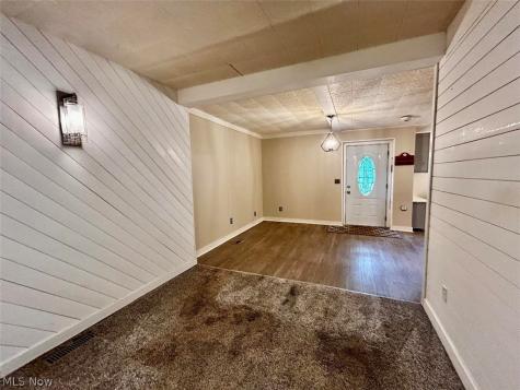 1785 Mitchells Lane Marietta OH 45750
