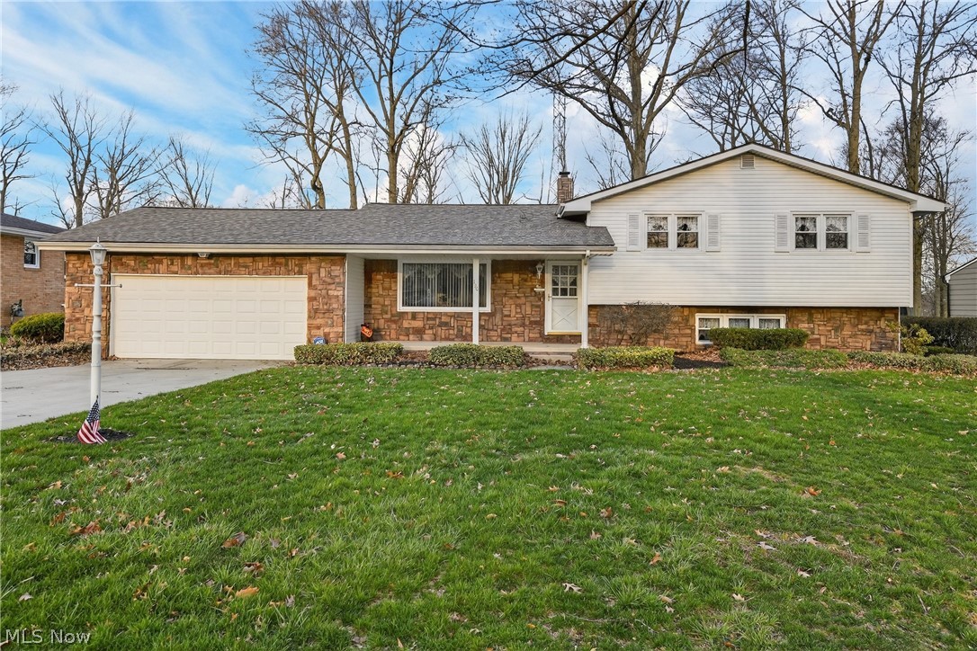 130 Robinwood Drive New Middletown OH 44442