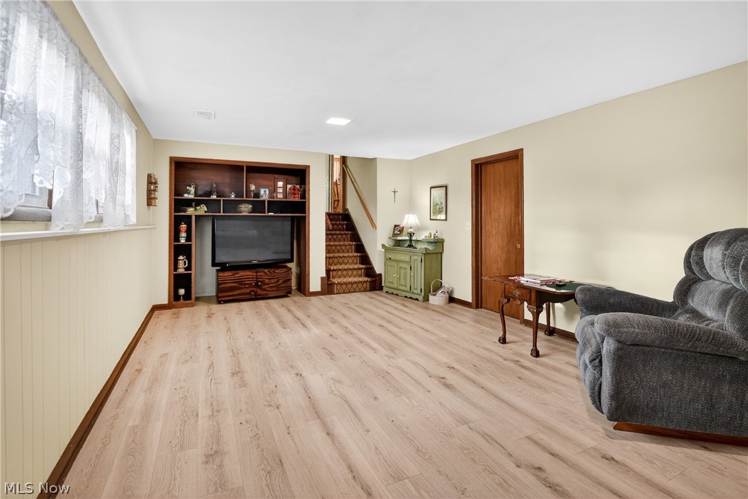 130 Robinwood Drive New Middletown OH 44442