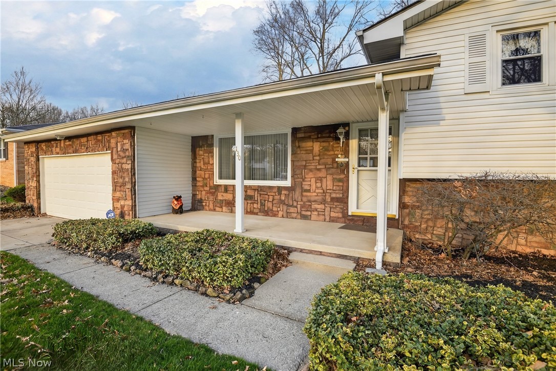 130 Robinwood Drive New Middletown OH 44442