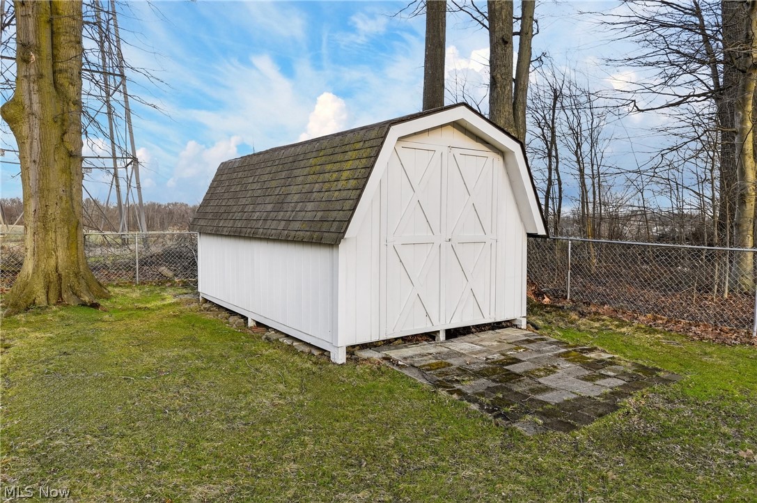 130 Robinwood Drive New Middletown OH 44442