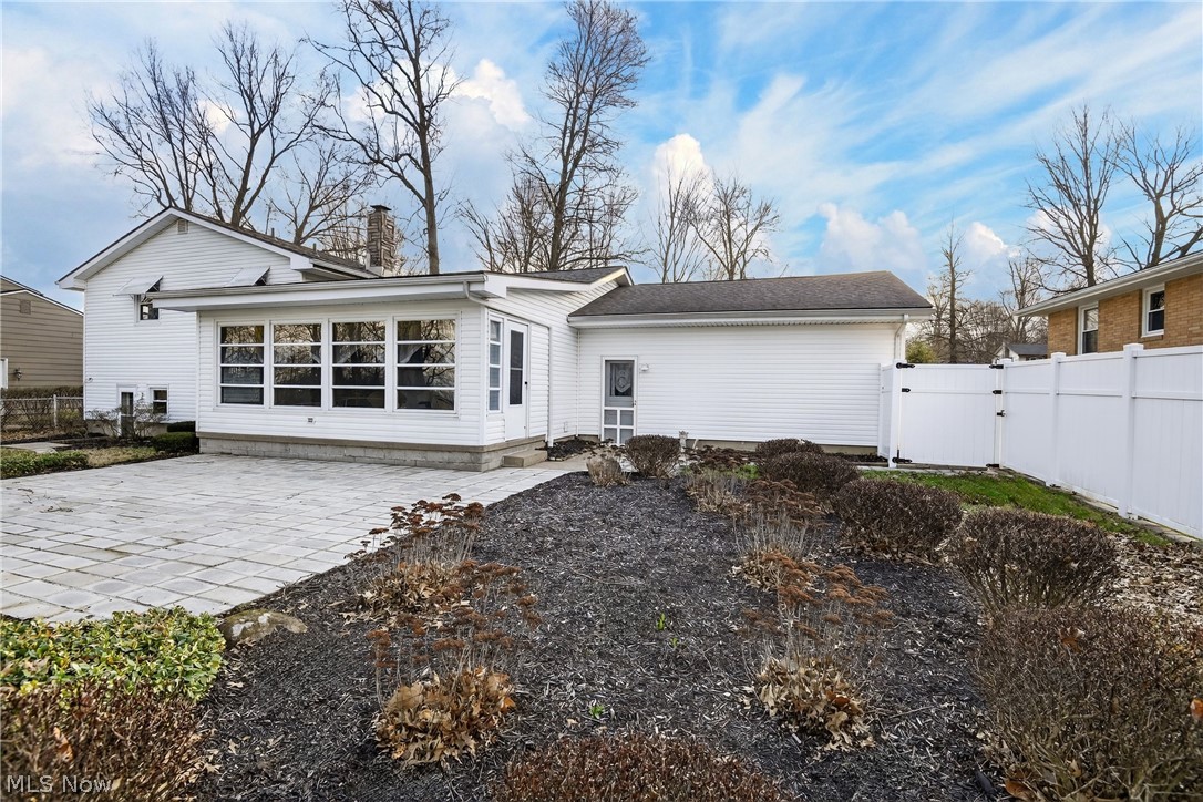 130 Robinwood Drive New Middletown OH 44442