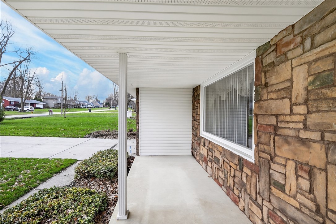130 Robinwood Drive New Middletown OH 44442