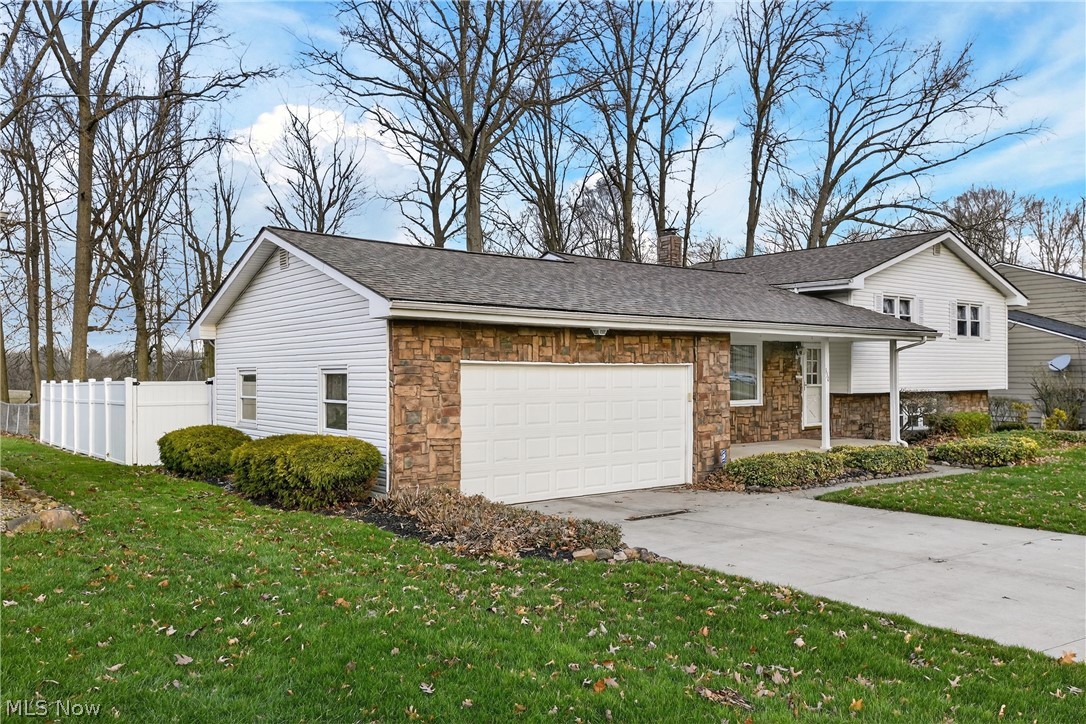 130 Robinwood Drive New Middletown OH 44442