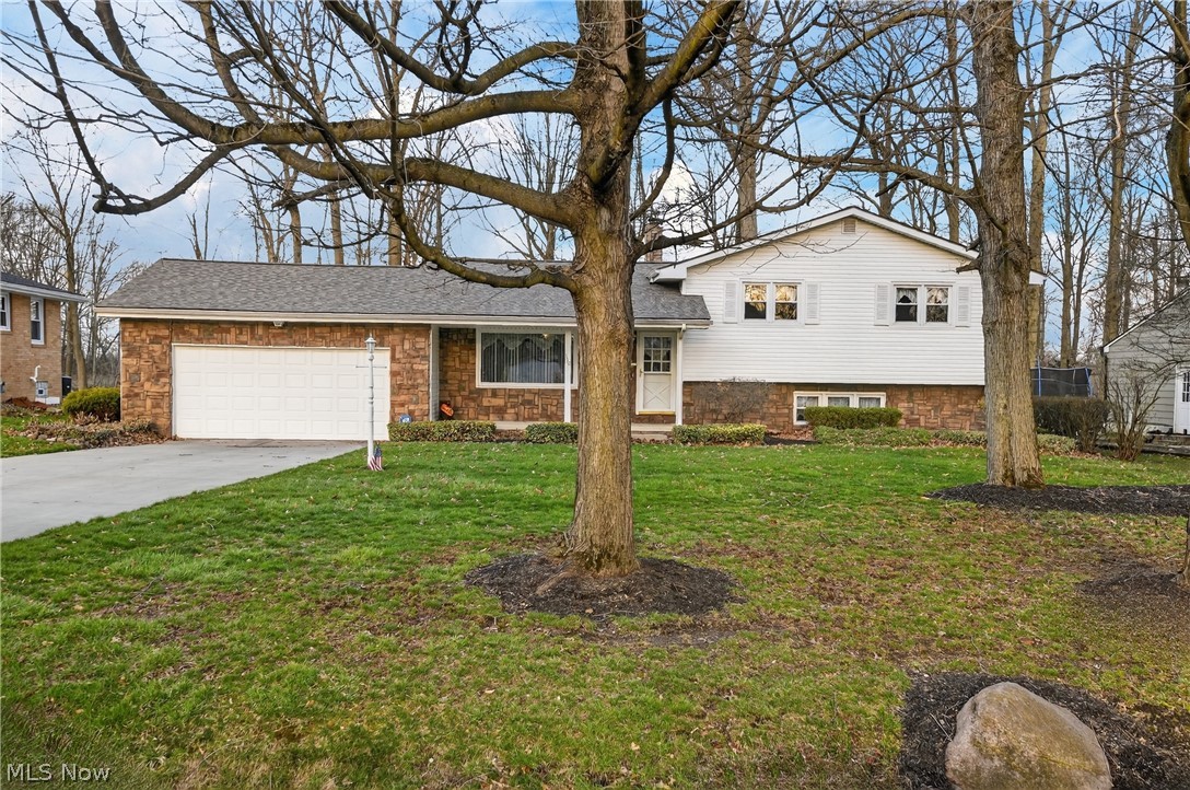 130 Robinwood Drive New Middletown OH 44442