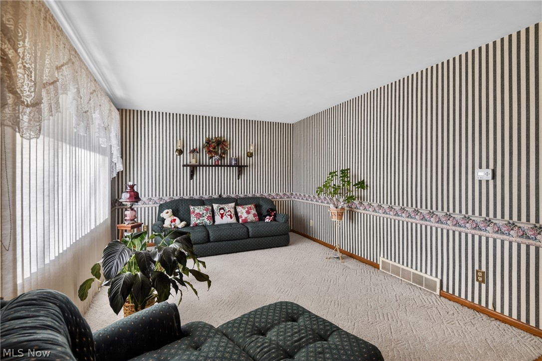 130 Robinwood Drive New Middletown OH 44442