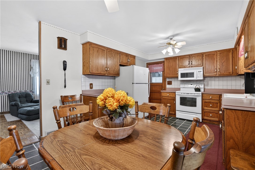 130 Robinwood Drive New Middletown OH 44442