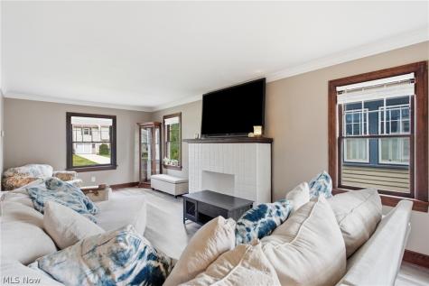 323 Denison Avenue Elyria OH 44035