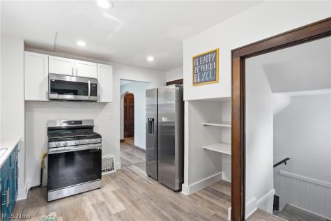 323 Denison Avenue Elyria OH 44035