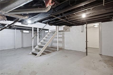 323 Denison Avenue Elyria OH 44035