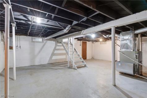 323 Denison Avenue Elyria OH 44035